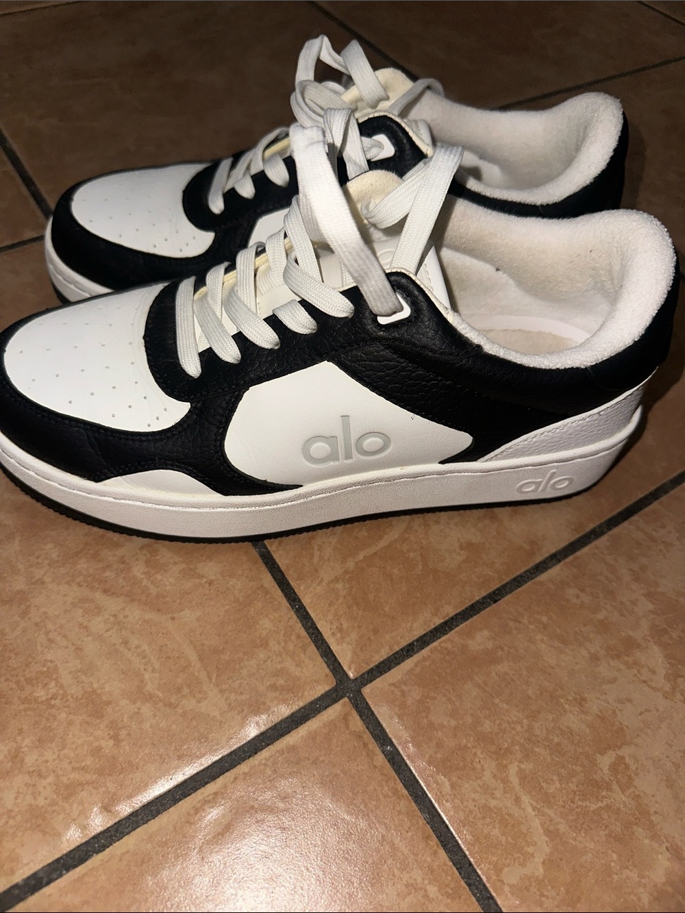 ALO Yoga women Black and White Low-Top Sneakers